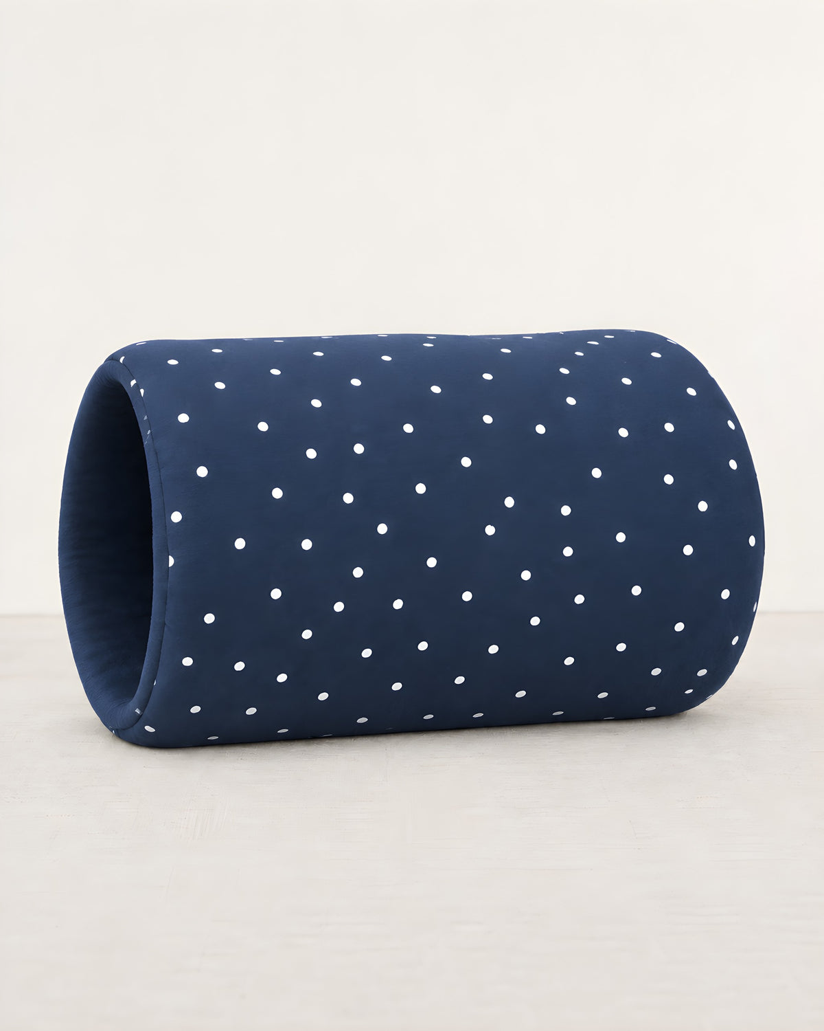 Cojín de brazo TERNIA, estampado Puntos Azul Marino: algodón azul marino con puntos blancos